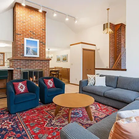 Mountain Mojo Luxe Cabin Vibes